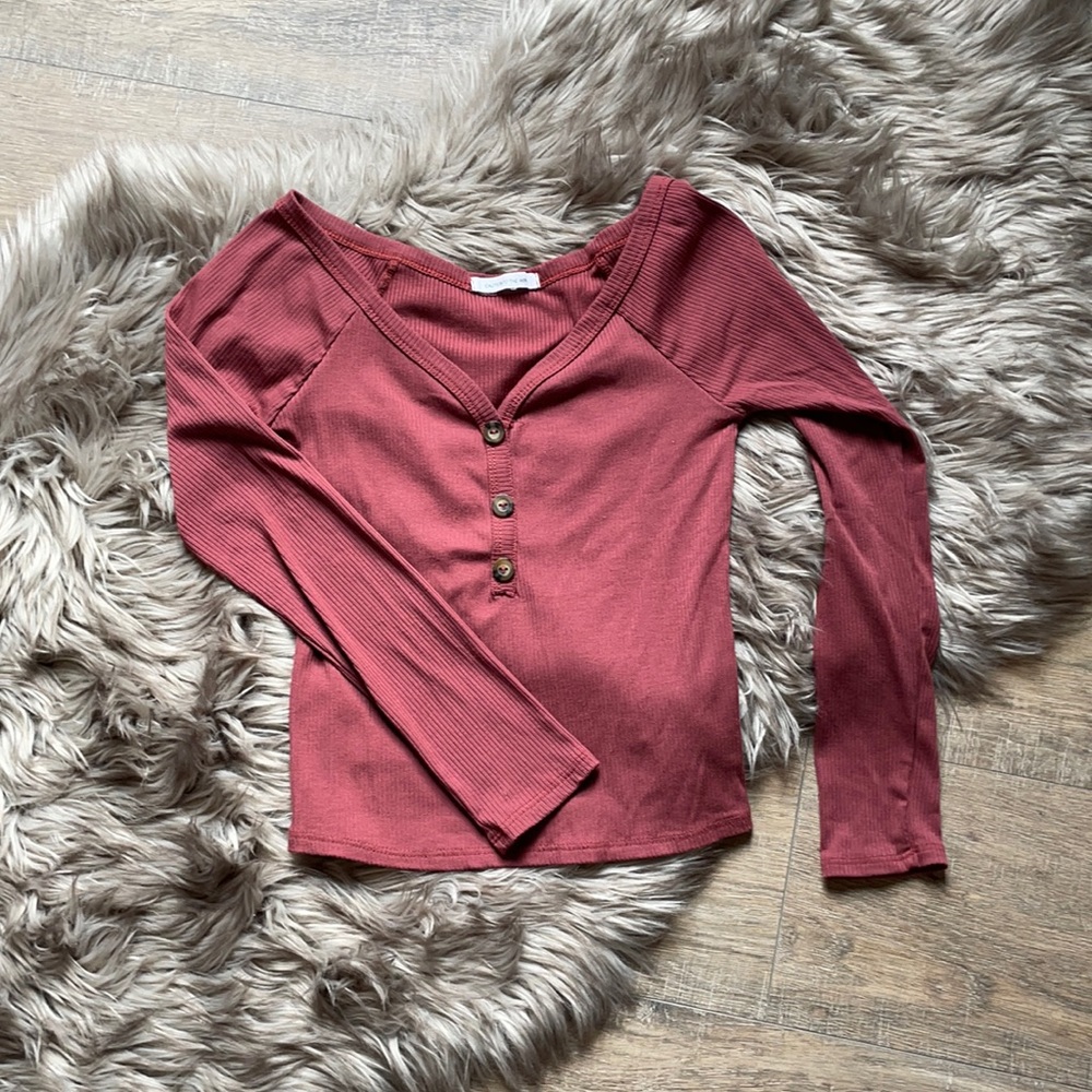 Woman’s Caution To The Wind top